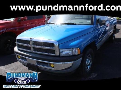 1999 Dodge Ram 2500 for Sale in Chicago, Illinois