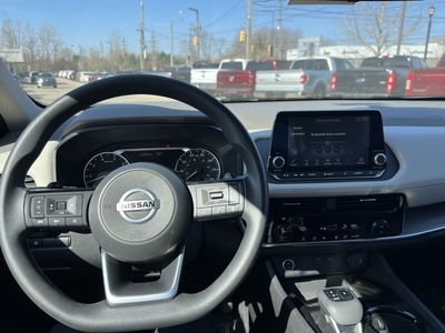 2021 Nissan Rogue SV in Walled Lake, MI