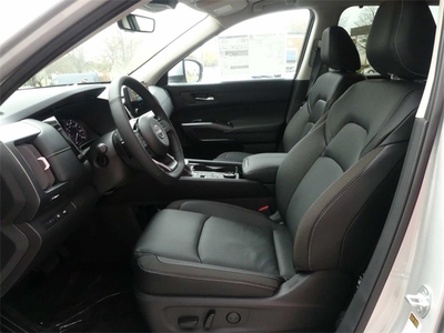 2023 Nissan Pathfinder SL in Fairfax, VA