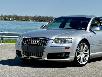 2007 Audi S8 Sedan