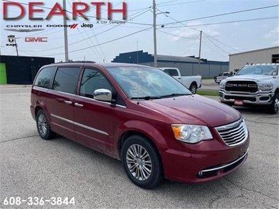 2014 Chrysler Town & Country for Sale in Co Bluffs, Iowa