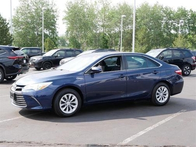 2016 Toyota Camry Hybrid for Sale in Co Bluffs, Iowa