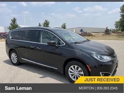 2018 Chrysler Pacifica for Sale in Co Bluffs, Iowa