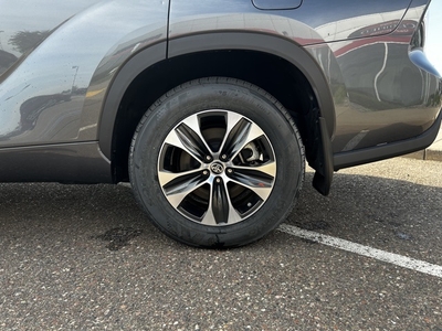 2020 Toyota Highlander XLE in Eau Claire, WI