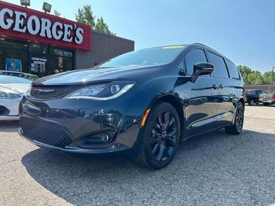 2020 Chrysler Pacifica for Sale in Northwoods, Illinois