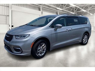 2021 Chrysler Pacifica for Sale in Northwoods, Illinois