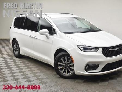 2021 Chrysler Pacifica Hybrid for Sale in Wheaton, Illinois