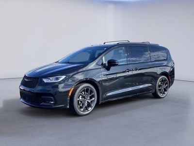 2022 Chrysler Pacifica for Sale in Northwoods, Illinois