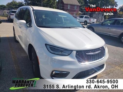2022 Chrysler Pacifica Hybrid for Sale in Wheaton, Illinois