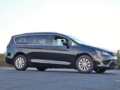 2018 Chrysler Pacifica for Sale in Secaucus, New Jersey
