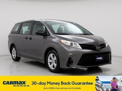 2018 Toyota Sienna for Sale in Canton, Michigan