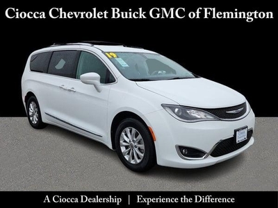 2019 Chrysler Pacifica for Sale in Secaucus, New Jersey