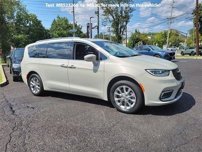 2021 Chrysler Pacifica for Sale in Secaucus, New Jersey
