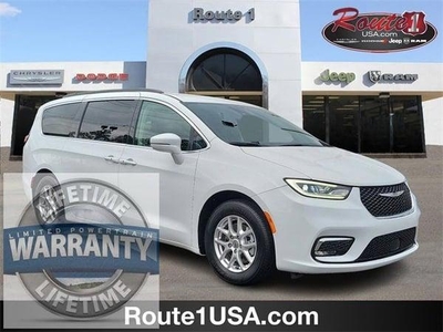 2022 Chrysler Pacifica for Sale in Secaucus, New Jersey