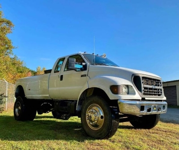 FOR SALE: 2002 Ford F750 $21,995 USD