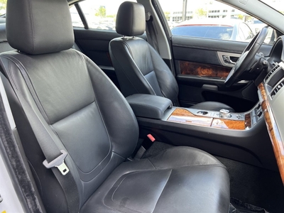 2015 Jaguar XF 2.0t Premium in Tampa, FL