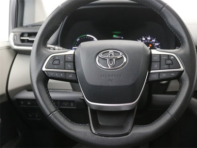 2022 Toyota Sienna XLE in Montclair, CA