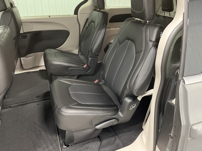 2023 Chrysler Pacifica Touring L in Roanoke, IL