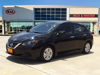 Pre-Owned 2022 Nissan Leaf S