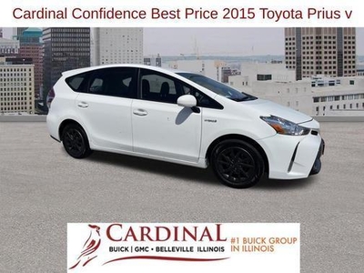 2015 Toyota Prius v for Sale in Saint Louis, Missouri