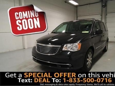 2016 Chrysler Town & Country for Sale in Northwoods, Illinois