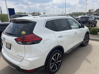 2017 Nissan Rogue SL in Fort Madison, IA