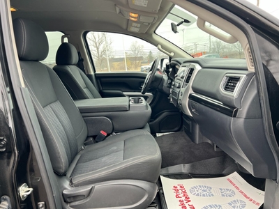 2017 Nissan Titan 4x4 Crew Cab SV in Ortonville, MI