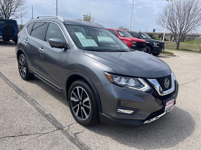 2019 Nissan Rogue SL in Middleton, WI