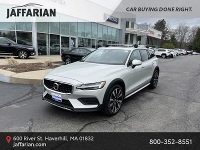 2020 Volvo V60 Cross Country for Sale in Chicago, Illinois
