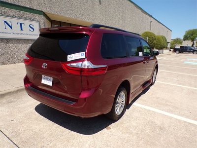2017 Toyota SIENNA XLE-Nav in Irving, TX