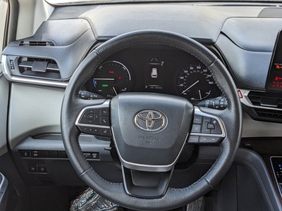 2022 Toyota Sienna XLE in San Antonio, TX