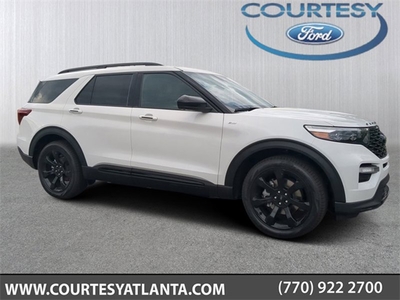 New 2023 Ford Explorer ST-Line w/ Class IV Trailer Tow Package