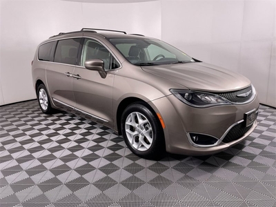 Used 2017 Chrysler Pacifica Touring-L w/ Tire & Wheel Group