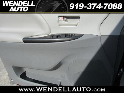 2013 Toyota Sienna LE 7-Passenger Auto Access Sea in Wendell, NC
