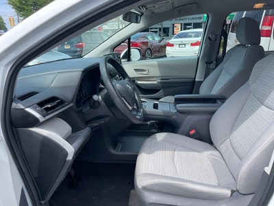 2021 Toyota Sienna LE FWD 8-Passenger (Natl) in Rosedale, NY