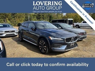 2020 Volvo V60 Cross Country for Sale in Chicago, Illinois