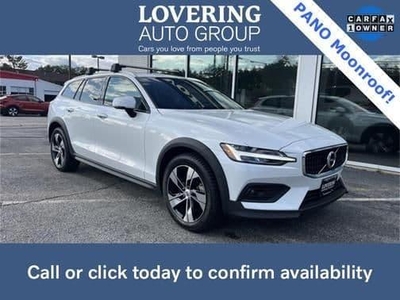 2021 Volvo V60 Cross Country for Sale in Chicago, Illinois