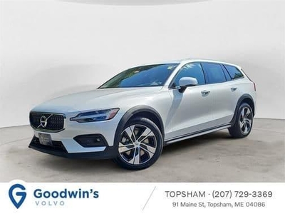 2022 Volvo V60 Cross Country for Sale in Chicago, Illinois