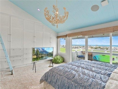 3 bedroom, Newport Beach CA 92663