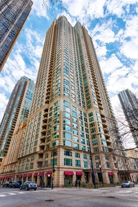 Luxury Apartment for sale in Chicago, Illinois