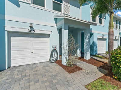 3 bedroom luxury Townhouse for sale in Stuart, Florida