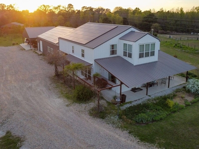 Exclusive country house for sale in Scroggins, Texas