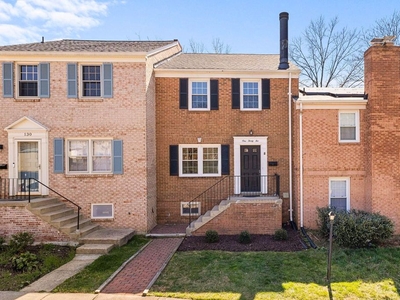 Luxury Townhouse for sale in Gaithersburg, Maryland