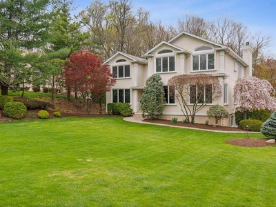 Luxury 5 bedroom Detached House for sale in North Caldwell, New Jersey