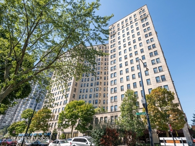2000 N LINCOLN PARK WEST Ave #1012, Chicago, IL 60614