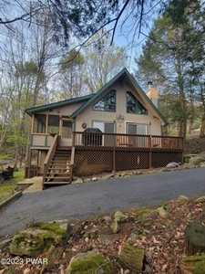 Home For Sale In Lake Ariel, Pennsylvania