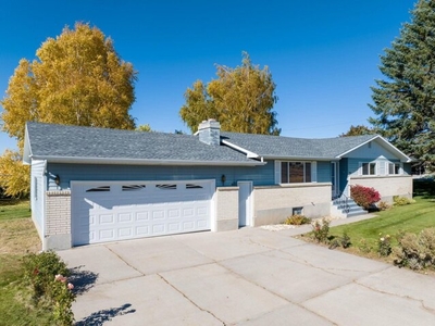 Home For Sale In American Falls, Idaho