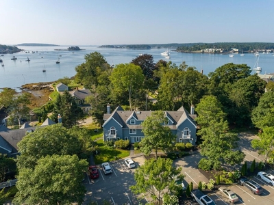 6 room luxury Apartment for sale in Boothbay Harbor, Maine
