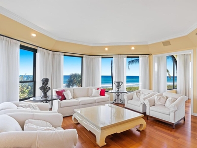 Luxury apartment complex for sale in Gulfstream Trailer Park, Florida