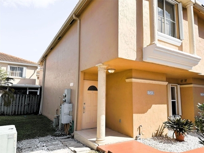 3 bedroom luxury Townhouse for sale in Miami Terrace Mobile Home, Florida